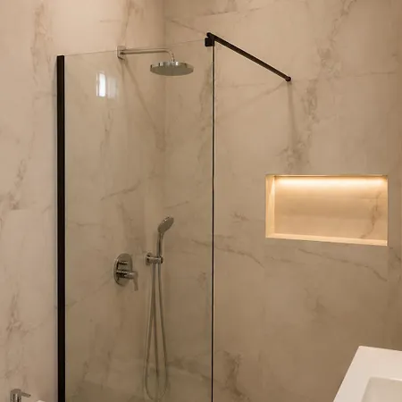 Center Fast Wi-fi 5 Min To Skanderbeg Square Appartement Tirana